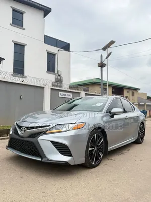 Toyota Camry 2019 Silver