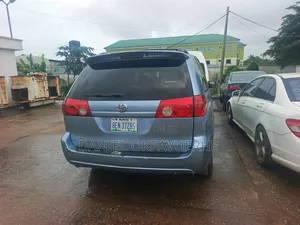 Toyota Sienna 2008