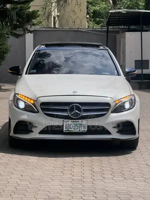Mercedes-Benz C300 Luxury 4dr AWD 4Matic Sedan (2.0L 4cyl 7A) 2015