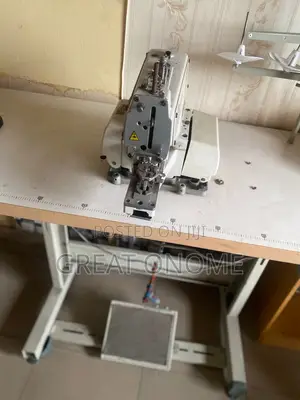 Buttontaker Machine