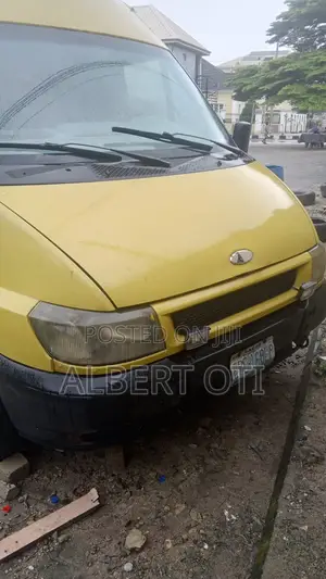 Ford Transit 2005 Yellow