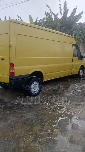 Ford Transit 2005 Yellow