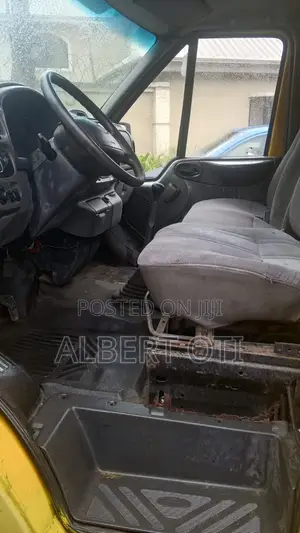 Ford Transit 2005 Yellow