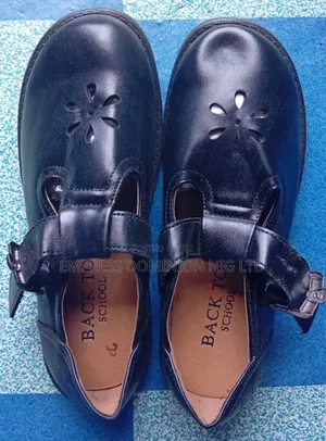 Cortina BTS Female Black Shoe