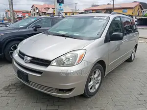 Toyota Sienna 2004 Silver