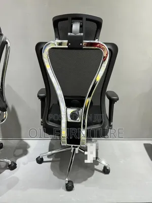 Ergonomic High-Back Mesh Office Chair With Headrest and Lumbarsupport