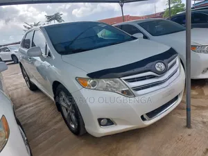 Toyota Venza 2010 White