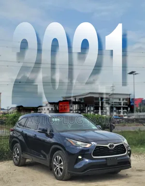 Toyota Highlander XLE 2021 Blue