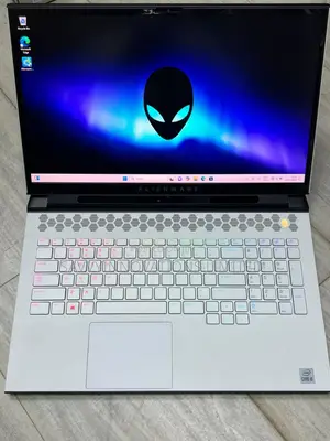 Laptop Alienware M17 R4 32GB Intel Core i9 SSD 1T