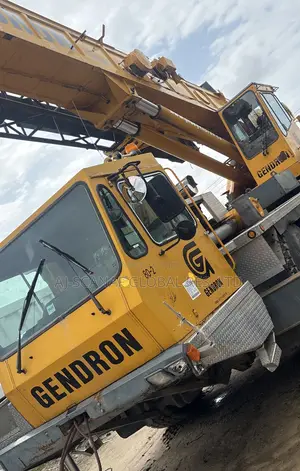 All Terrain 80Tons Grove Motor Crane