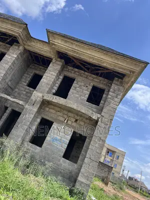 4bdrm Duplex in Apo, Guze for sale