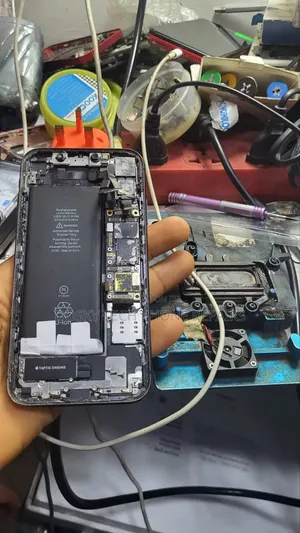 iPhone Engineer/Technician