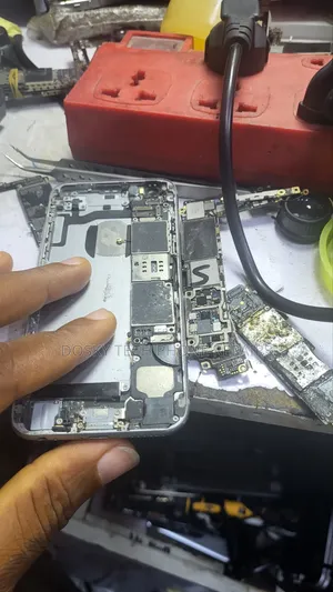iPhone Engineer/Technician