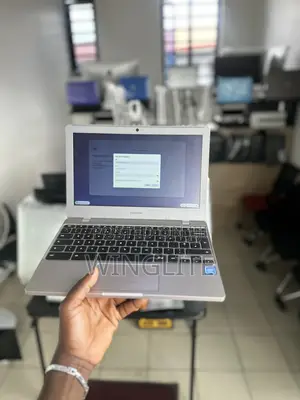 Laptop Samsung XE303C12 4GB Intel Celeron eMMC 32GB