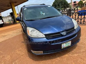 Toyota Sienna 2004 Blue