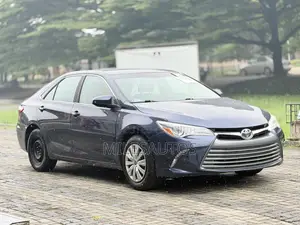 Toyota Camry LE 4dr Sedan (2.5L 4cyl 6A) 2016 Blue