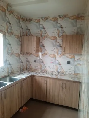 2bdrm Apartment in Ologuneru for rent