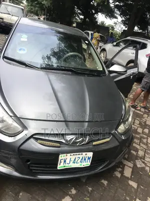 Hyundai Accent SE Automatic 2011 Gray