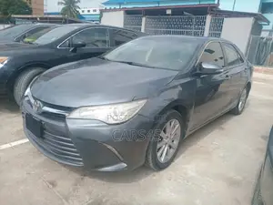 Toyota Camry 2016 Gray