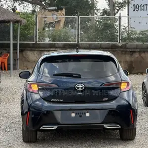 Toyota Corolla SE 2021 Pearl