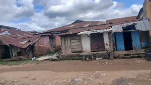 8bdrm Bungalow in Agbowner Ui, Ibadan for sale