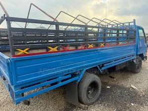Mitsubishi Fuso Canter 2001 Blue