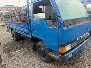 Mitsubishi Fuso Canter 2001 Blue