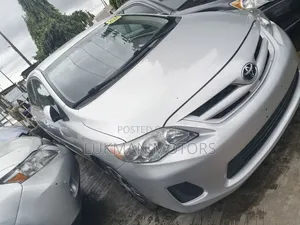 Toyota Corolla 2011 Silver
