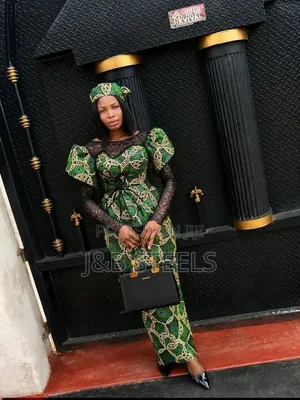 Fitted Gown Damask