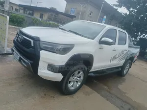 Toyota Hilux 2014 White