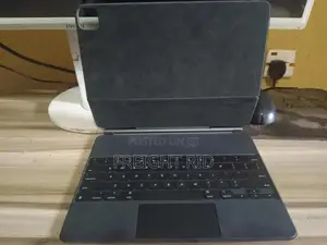 Apple Magic Keyboard 12.9" Used