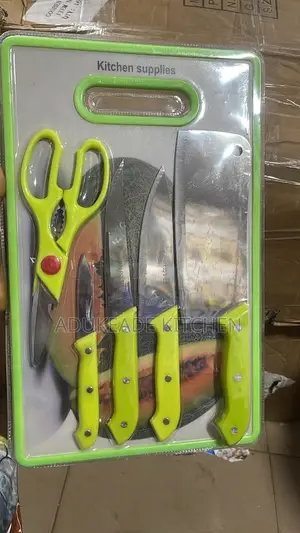 Kitchen Knives Sets With a Chopping Board