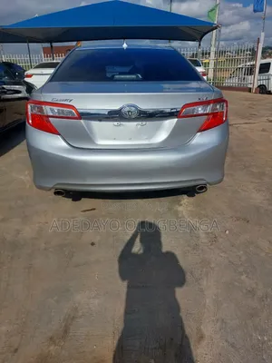 Toyota Camry XLE V6 4dr Sedan (3.5L 6cyl 6A) 2013 Silver