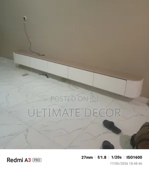 6ft Curve TV Console