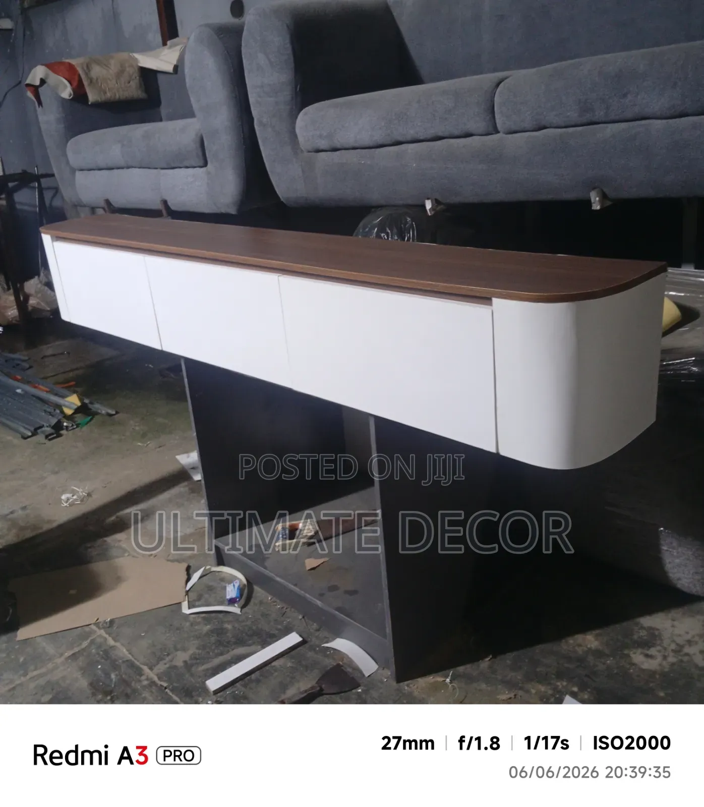 6ft Curve TV Console