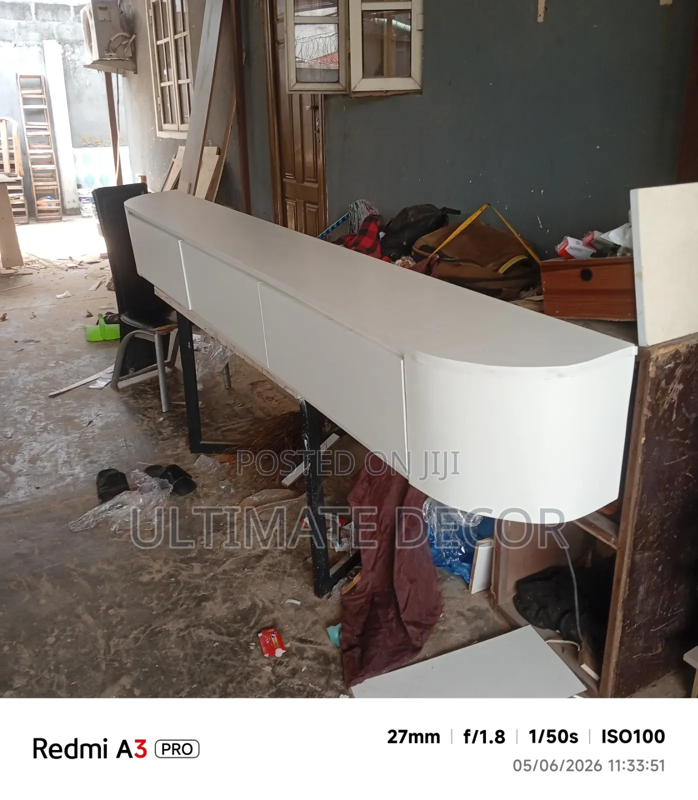 6ft Curve TV Console