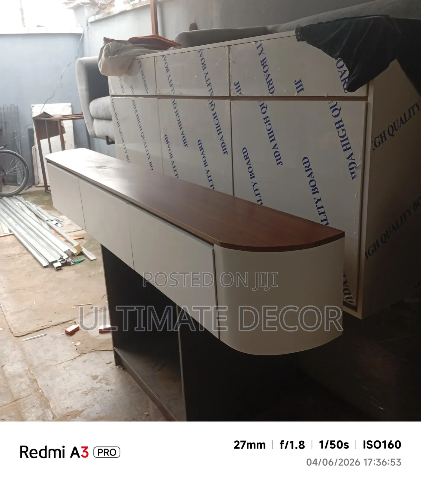 6ft Curve TV Console
