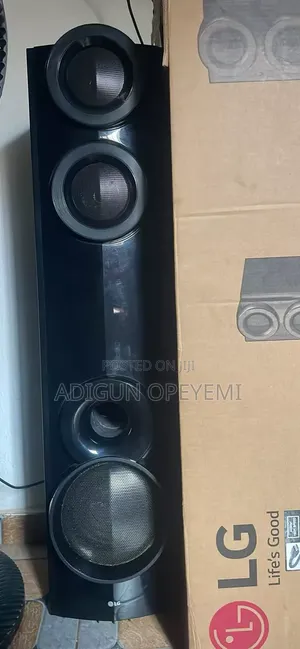 LG Home Theater System 1000 W RMS