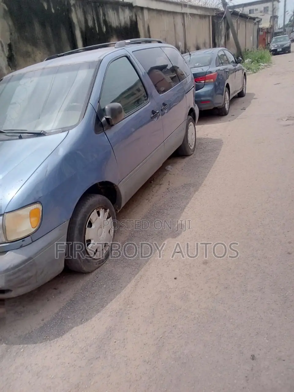 Toyota Sienna 2000 Gray