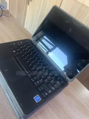 New Laptop Dell Latitude 3190 8GB Intel Core i5 SSD 256GB