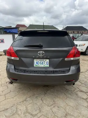 Toyota Venza V6 2010 Gray