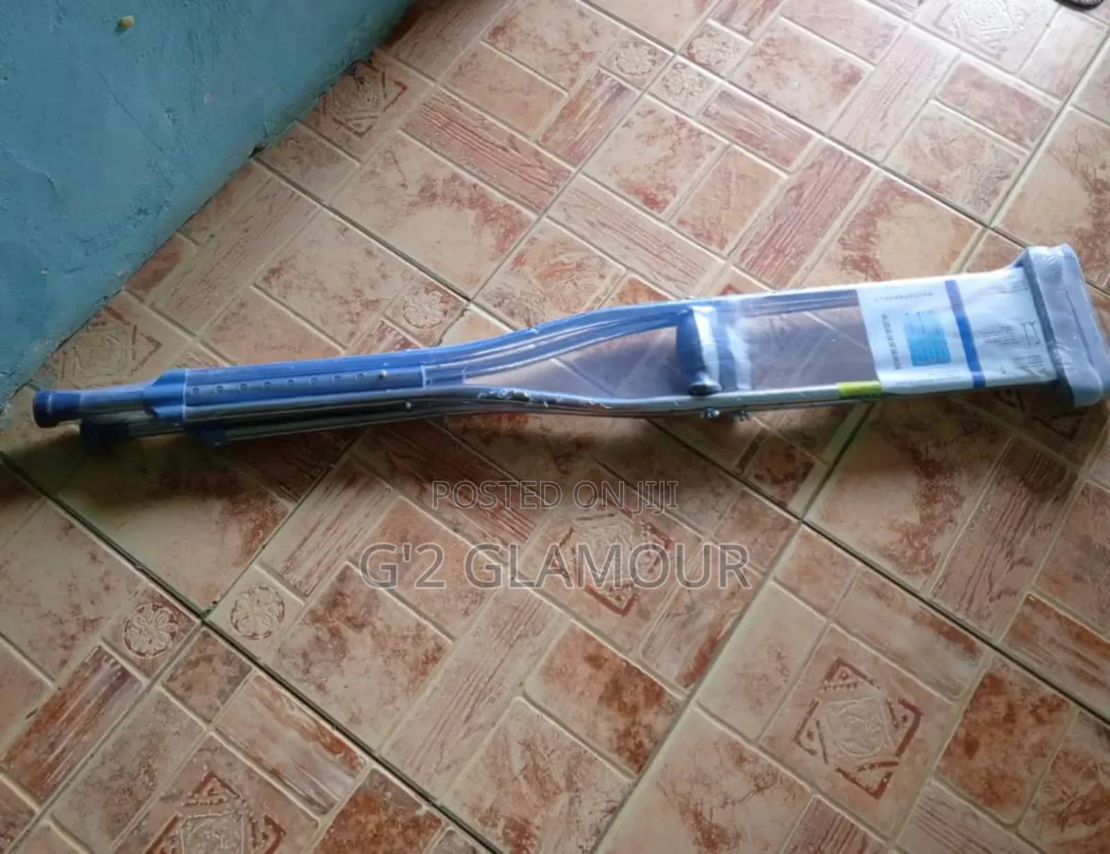 Adjustable Walking Crutches