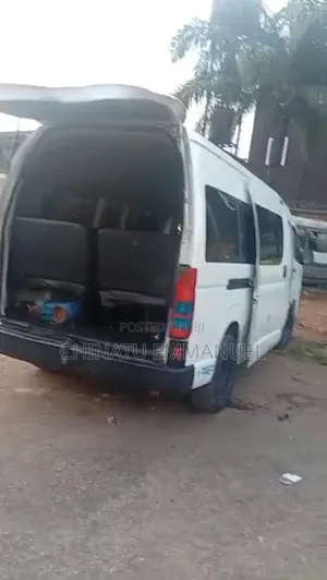 Toyota HiAce 2015 White