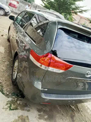 Toyota Sienna 2012 Gray