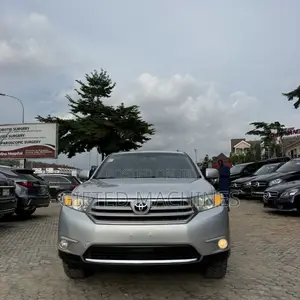 Toyota Highlander 2013 Silver
