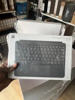 New Microsoft Surface Pro 16GB Qualcomm Snapdragon X Plus SSD 512GB