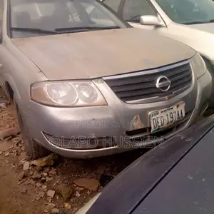 Nissan Almera 2000 Silver