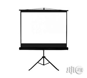 Dee-Dove Projector Screen 72'' X 72'' Tripod - White