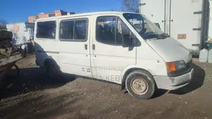 Ford Transit 2000 White