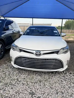 Toyota Avalon Limited 4dr Sedan (3.5L 6cyl 6A) 2014 White